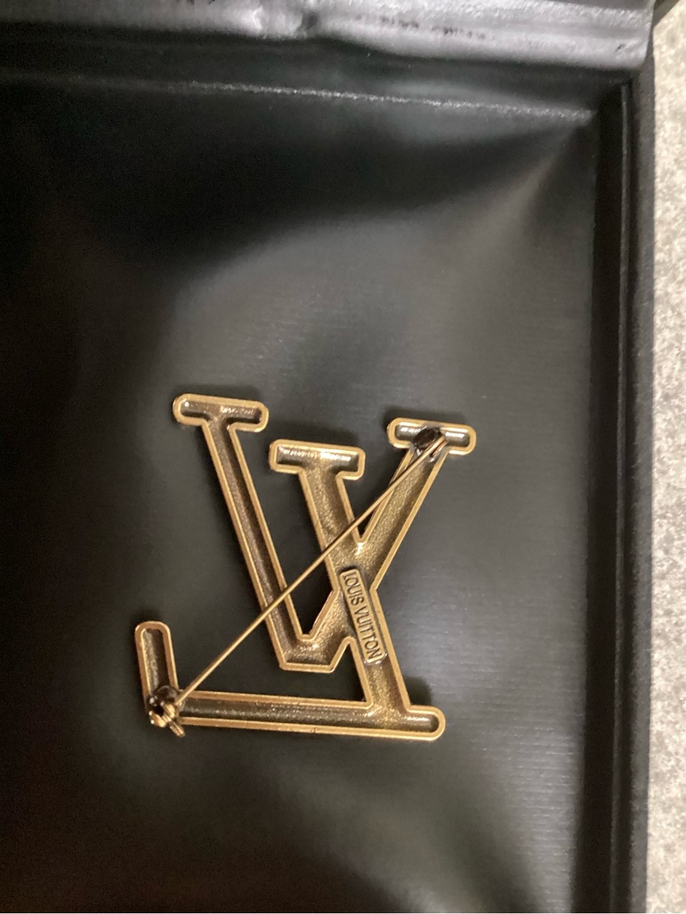 Louis Vuitton Gold-Tone Rope LV Logo Pin - Picture 3 of 6